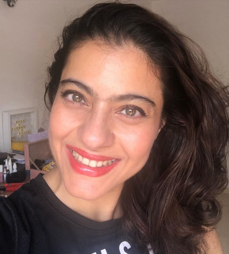 Kajol Selfie