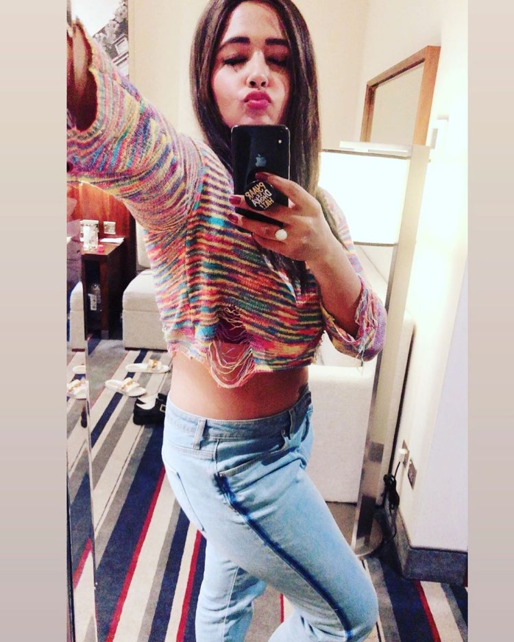 Kajal Raghwani 7