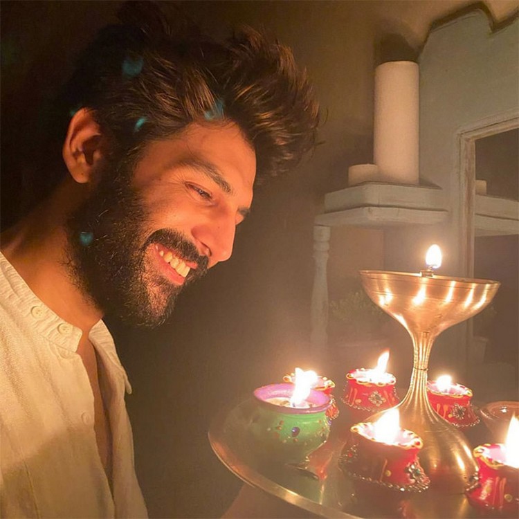 Kartik Aryan 9 Pm 9 Minute