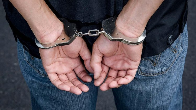 Man Arrested For Attacking 2 Doctors