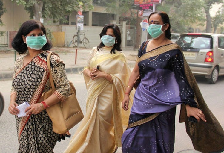 Masks Are Sold Widely On Delhi Streets