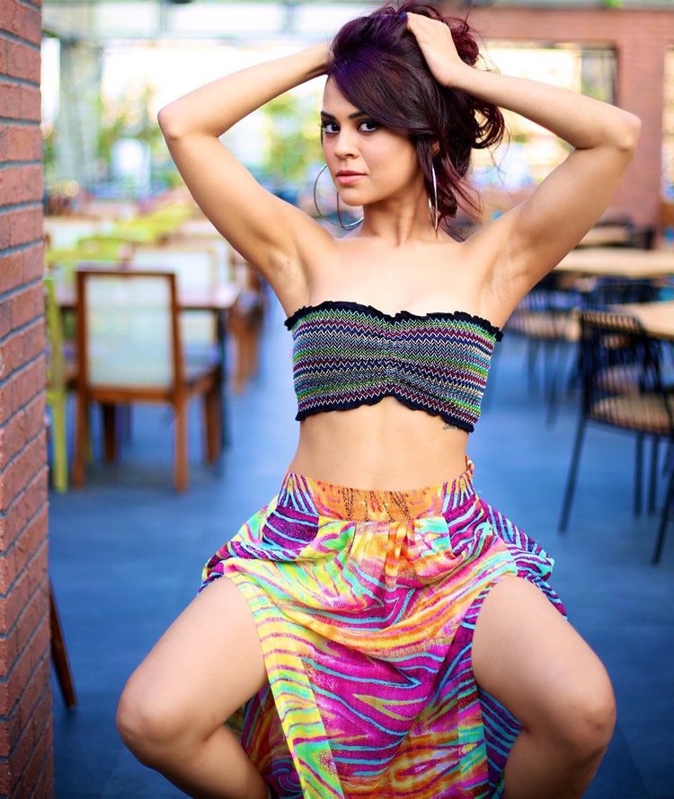 Sana Saeed 3