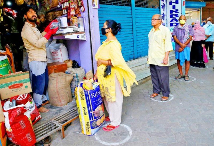 People Buying Supplies During India Lockdown