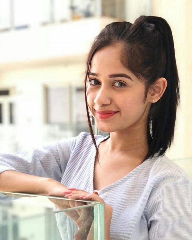 Jannat Zubair Long Bob Style