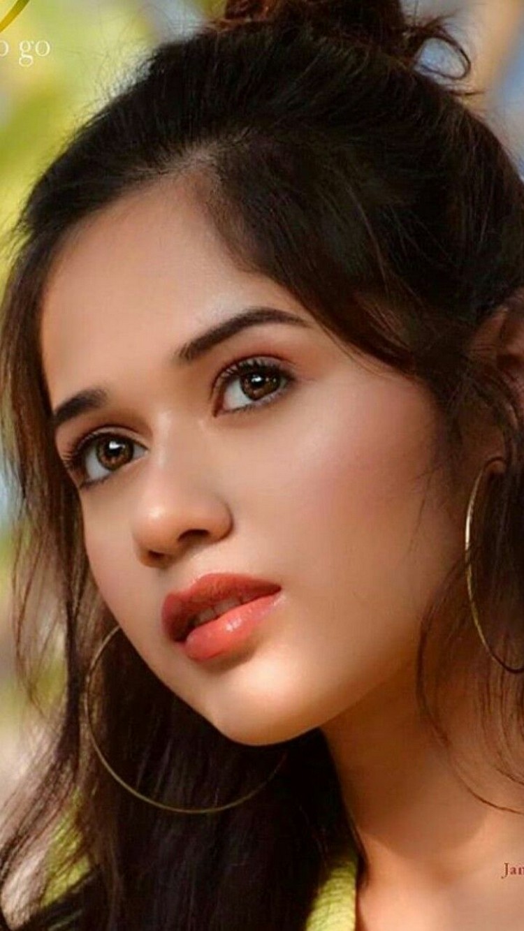 Jannat Zubair Makeup Style