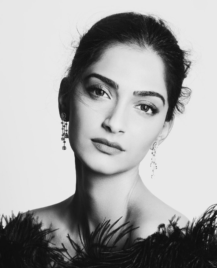 Sonam Kapoor Anand Ahuja Love Story