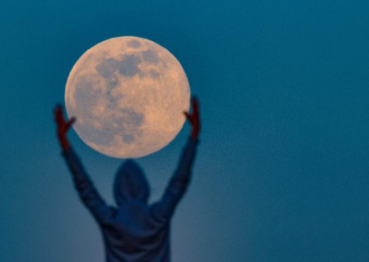 Supermoon Super Flower Moon 2020 Germany