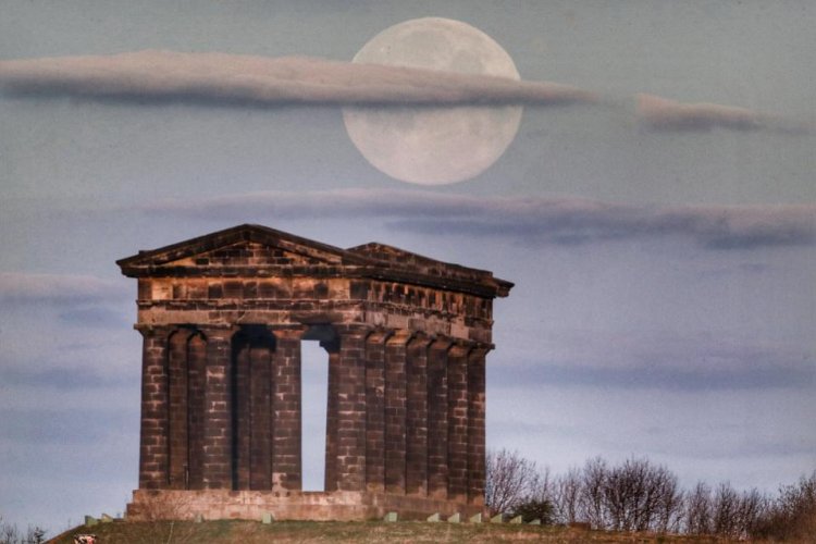 Supermoon Super Flower Moon 2020 Penshaw Monument England