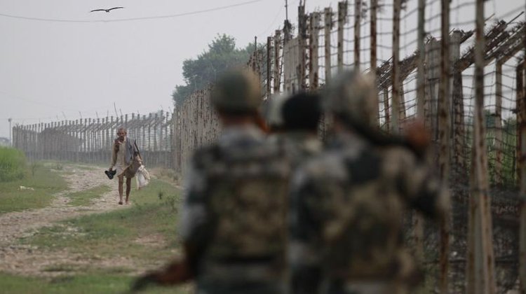 Chinese Troops Entering India Border