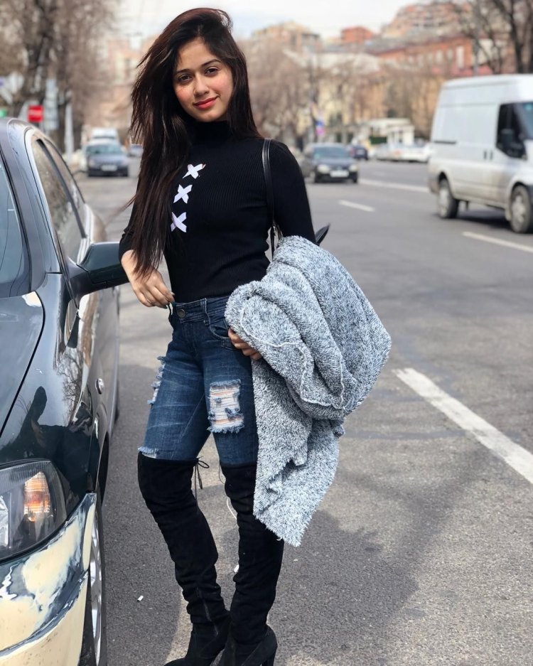 Jannat Zubair Car 6