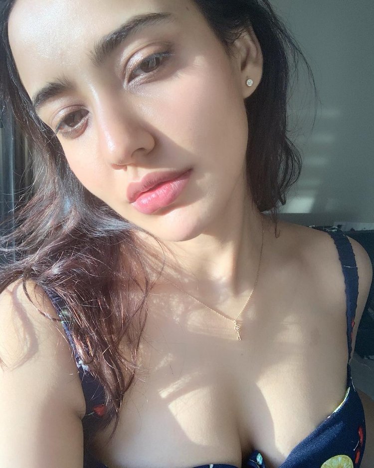 Neha 6 Neha Sharma hot