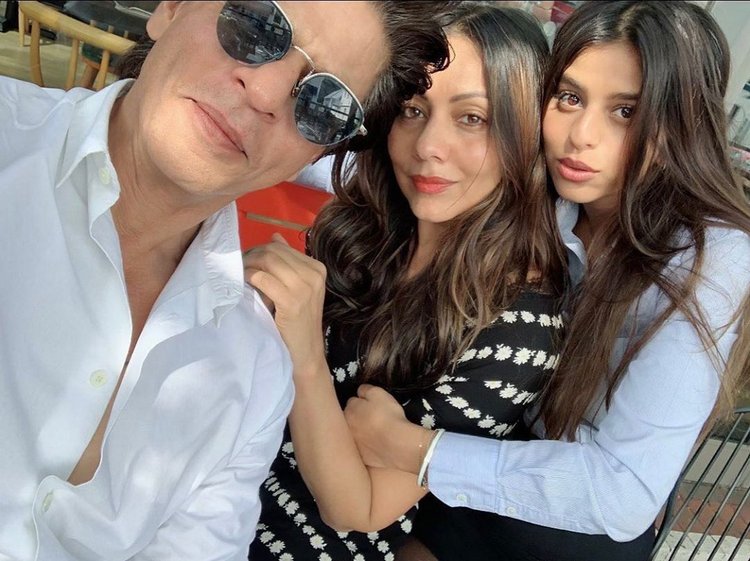 Suhana With Parents 2