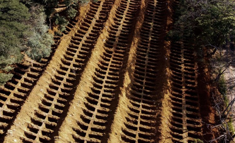 Brazil Mass Graves Coronavirus 6