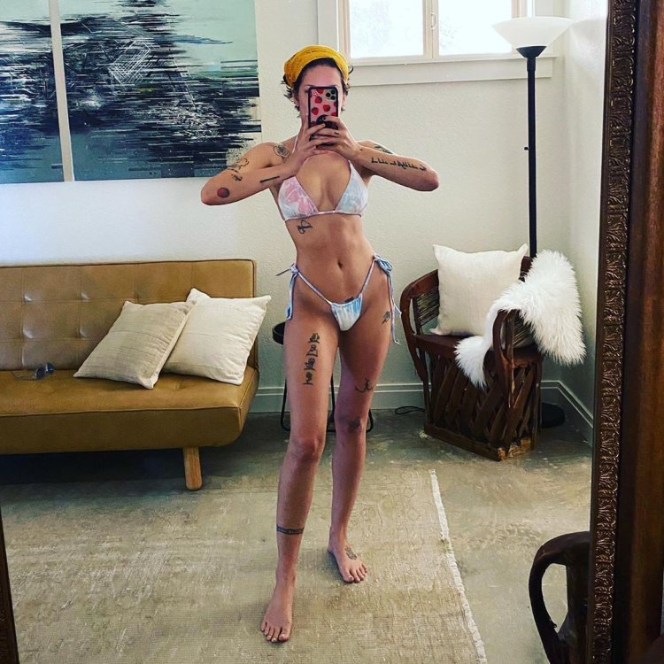 halsey bikini 8