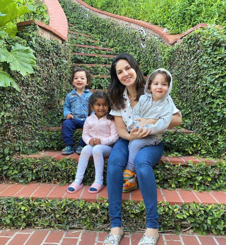 Sunny Leone And Children