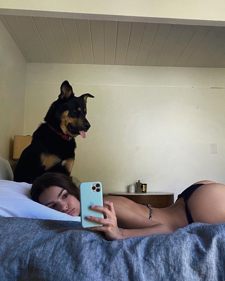 Emily Ratajkowshi And Husband 1