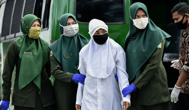 Indonesian Couple Receives 200 Lashes For Having Premarital Sex