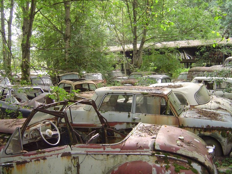 Kaufdorf Car Graveyard In Switzerland 2