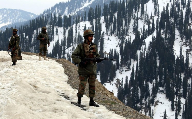 Indian Army On Mountain 1