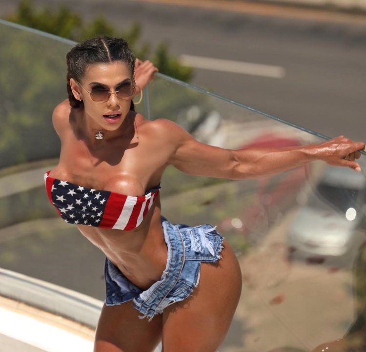 Suzy Cortez Hot