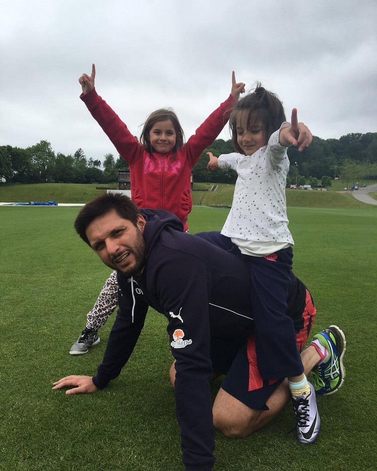 Shahid Afridi Family 2