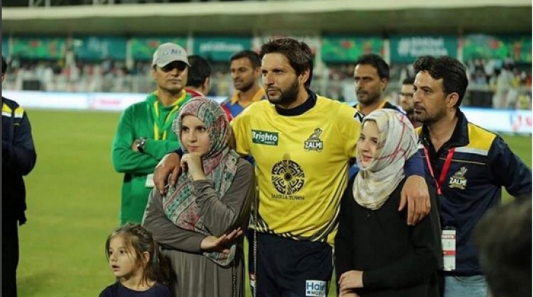 Shahid Afridi Family 2 Shahid Afridi Daughters