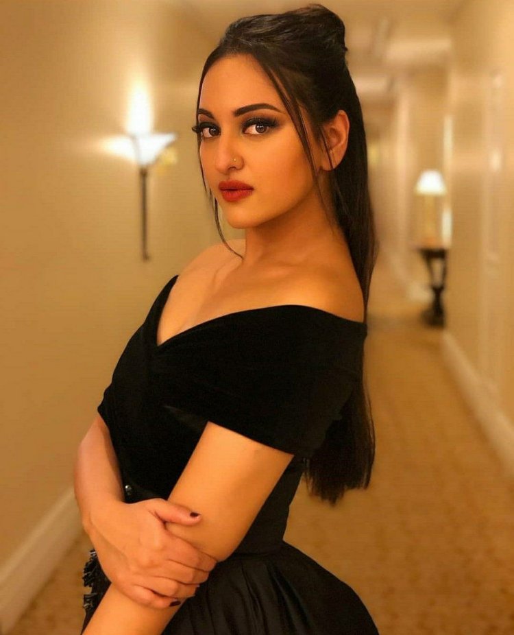 sonakshi-sinha-hot 15