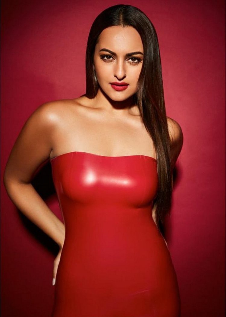 sonakshi-sinha-hot 7. Hot Sonakshi Sinha shoot in a red bodycon that once.....