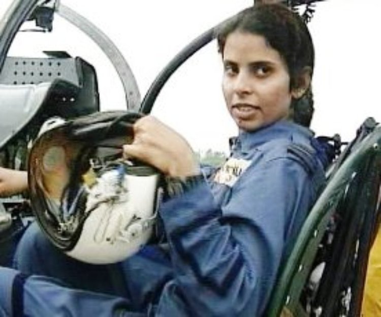 Gunjan Saxena Real Life Story: The First Female Pilot Who Combated In ...