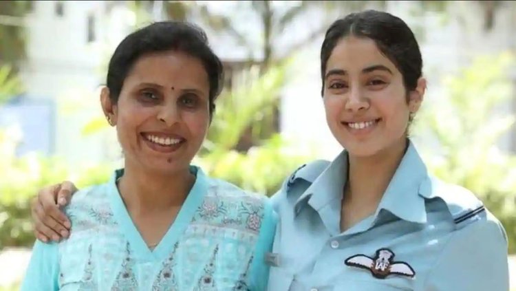 Gunjan Saxena Real Life Story: The First Female Pilot Who Combated In ...