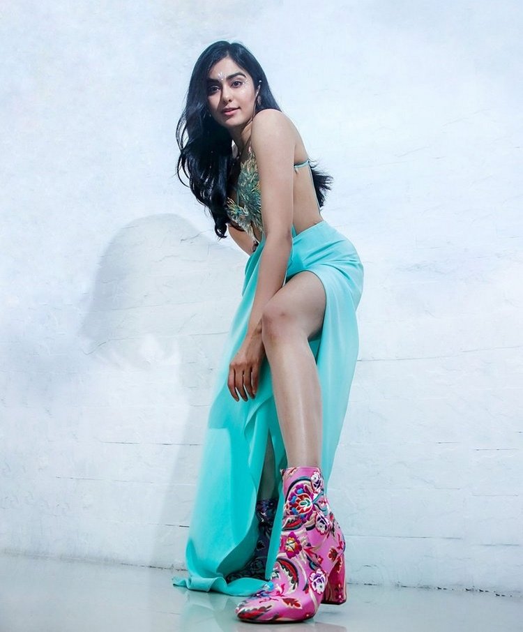 adah-sharma-hot 4