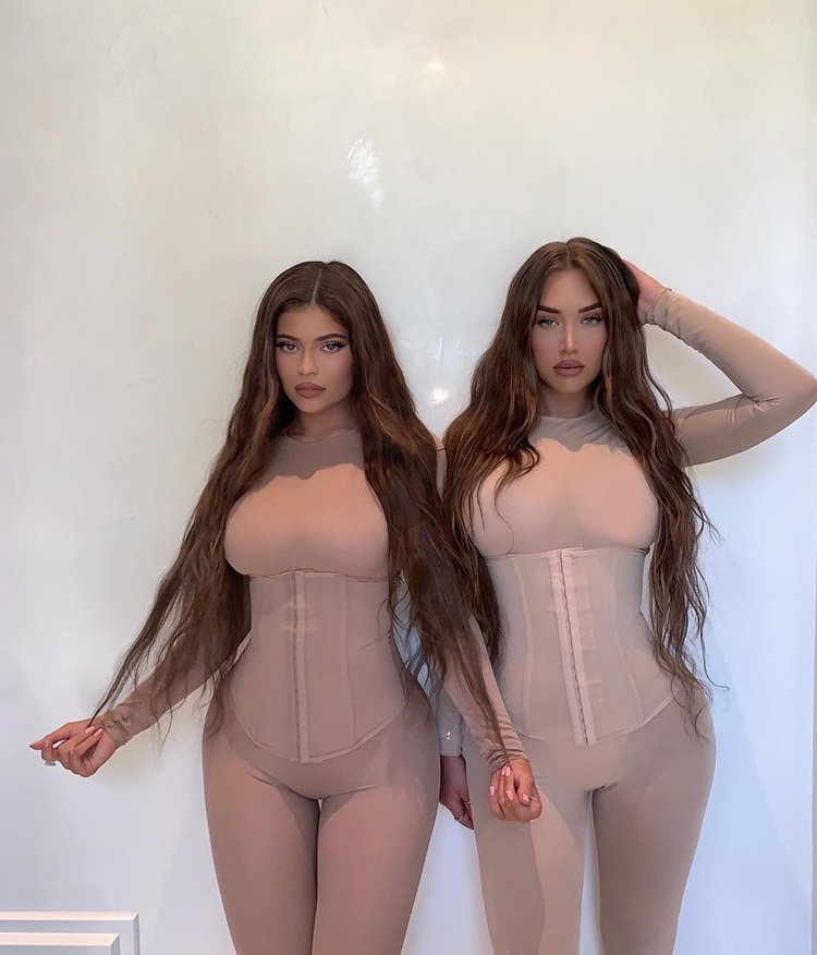 Kylie Jenner and Anastasia Karanikolaou 4