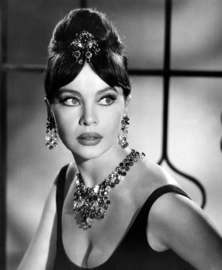 Leslie Caron In Gigi