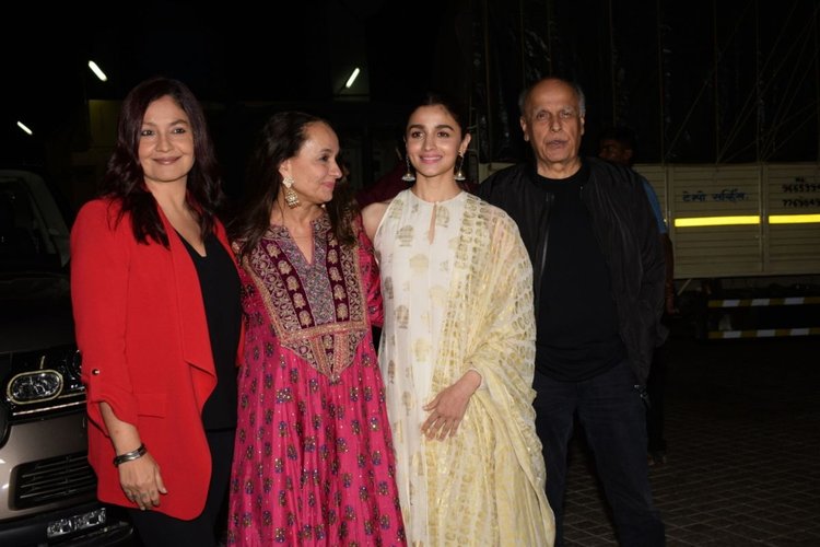 Mahesh Bhatt Family