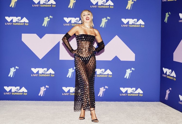 2020 MTV VMAs Show All The Best And Boldest Red Carpet Looks