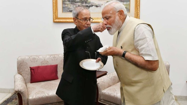 Pranab Mukherjee And Narendra Modi