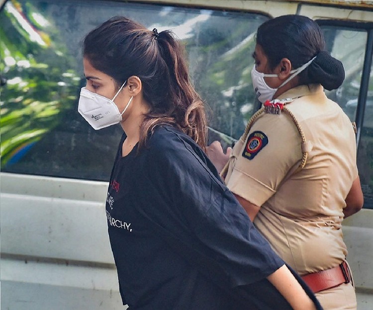 Rhea Chakraborty In Drug Syndicate