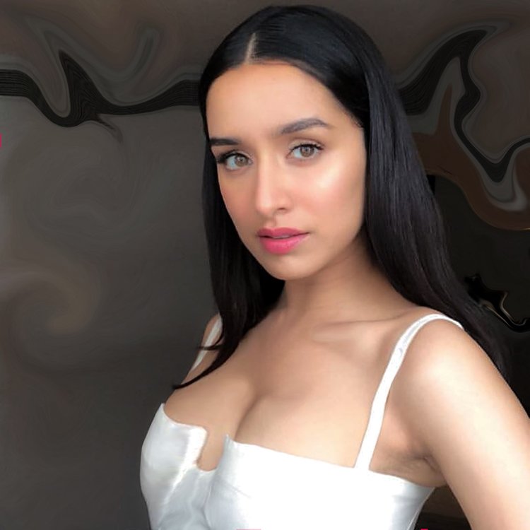 Shakti Kapoor Daughter Shraddha Kapoor