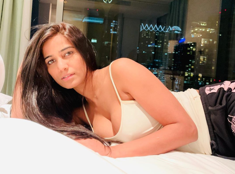 Poonam Pandey 3