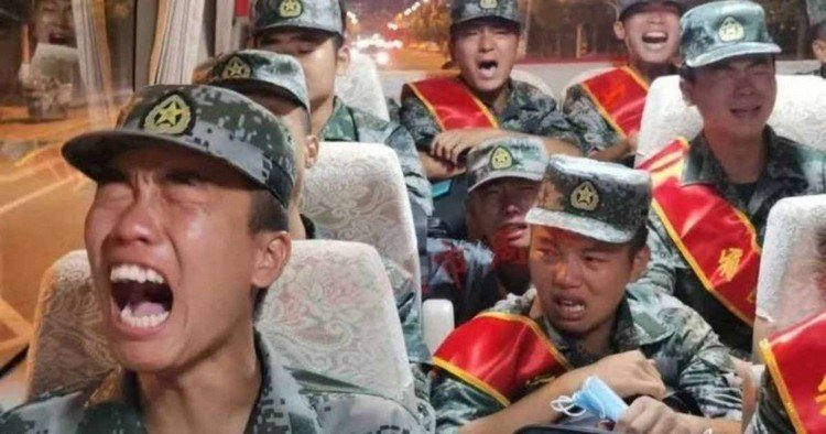 Chinese Soldiers Crying To The Indian Border