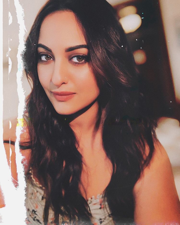 Sonakshi Sinha Photo 1