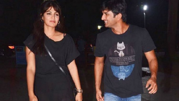 Sushant And Rhea At Night