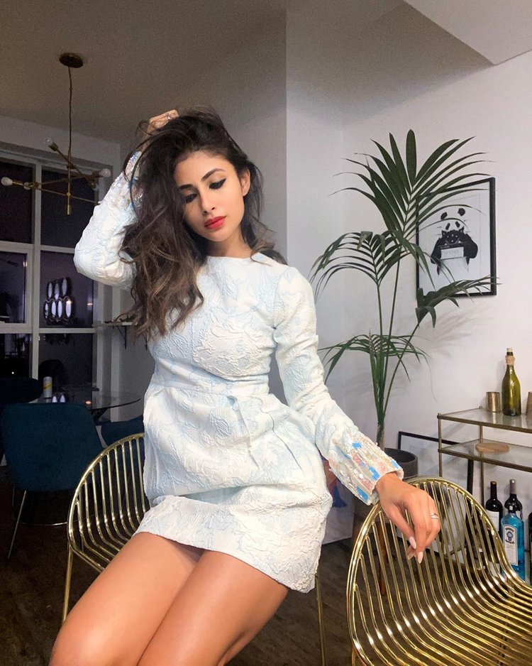 Mouni Roy Shows Us How To Be Sexy Without Revealing Outfits - StarBiz.com