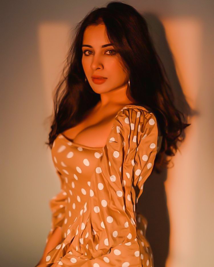 Sara Gurpal 0