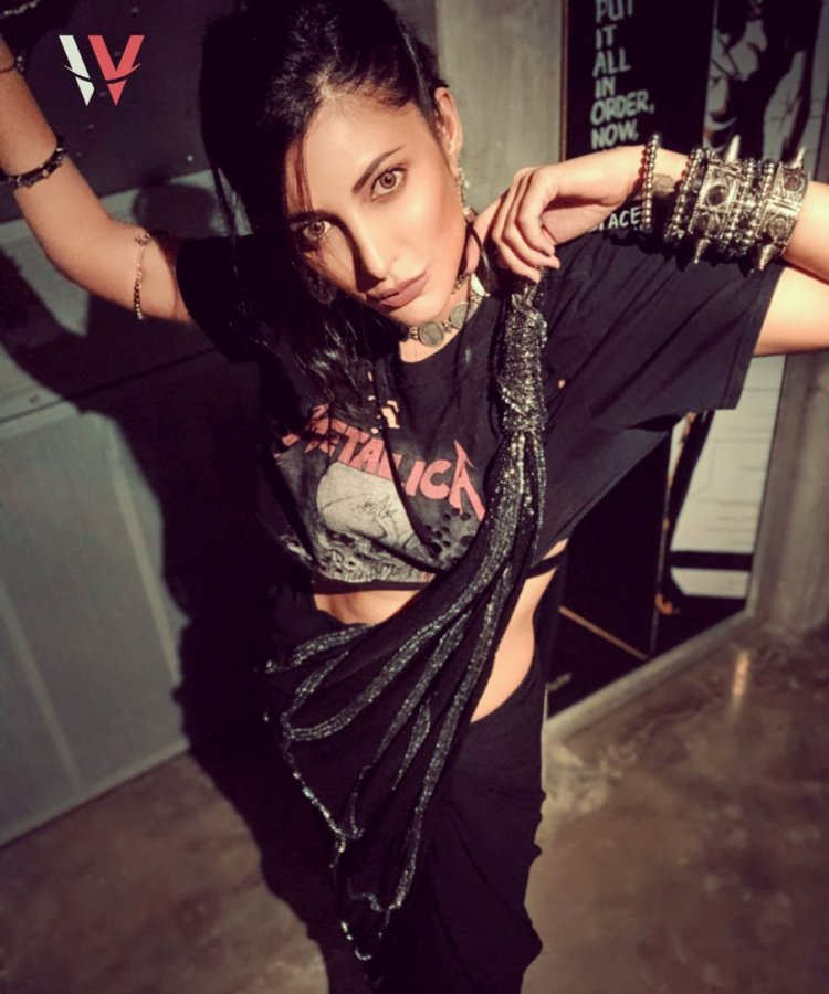 Shruti Haasan In Black 2