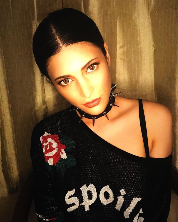 Shruti Haasan In Black 5