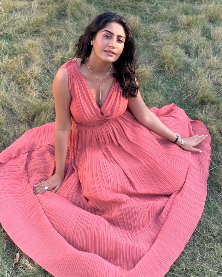 Surbhi Chandna Best Outfits 3