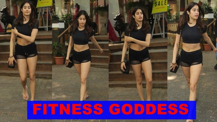 Bollywood Actress Hot Ravel Janhvi Kapoor