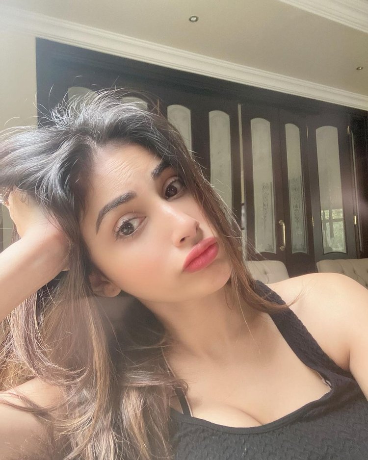 Mouni Roy Selfies 3