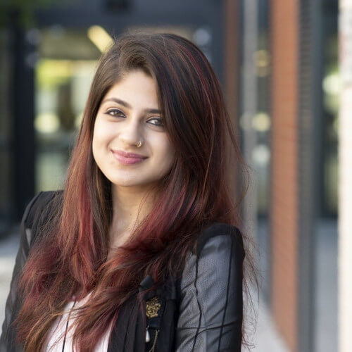 Anushka Malhotra Child Artist 3